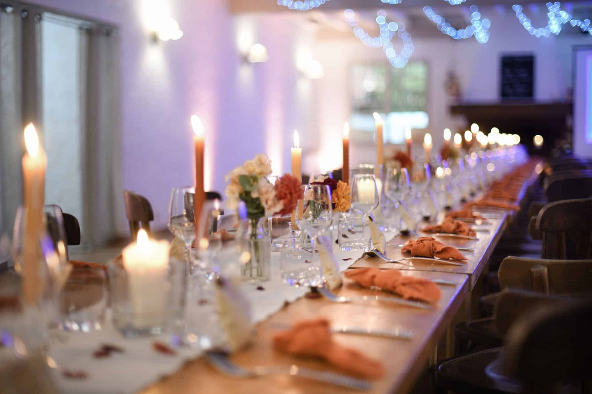 dîner chaleureux terracota